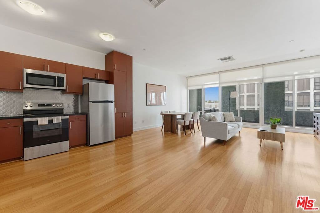 3810 Wilshire Boulevard 602