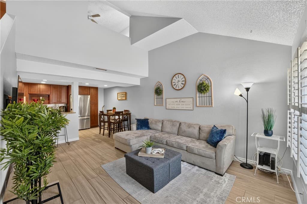 435 W 9th B3