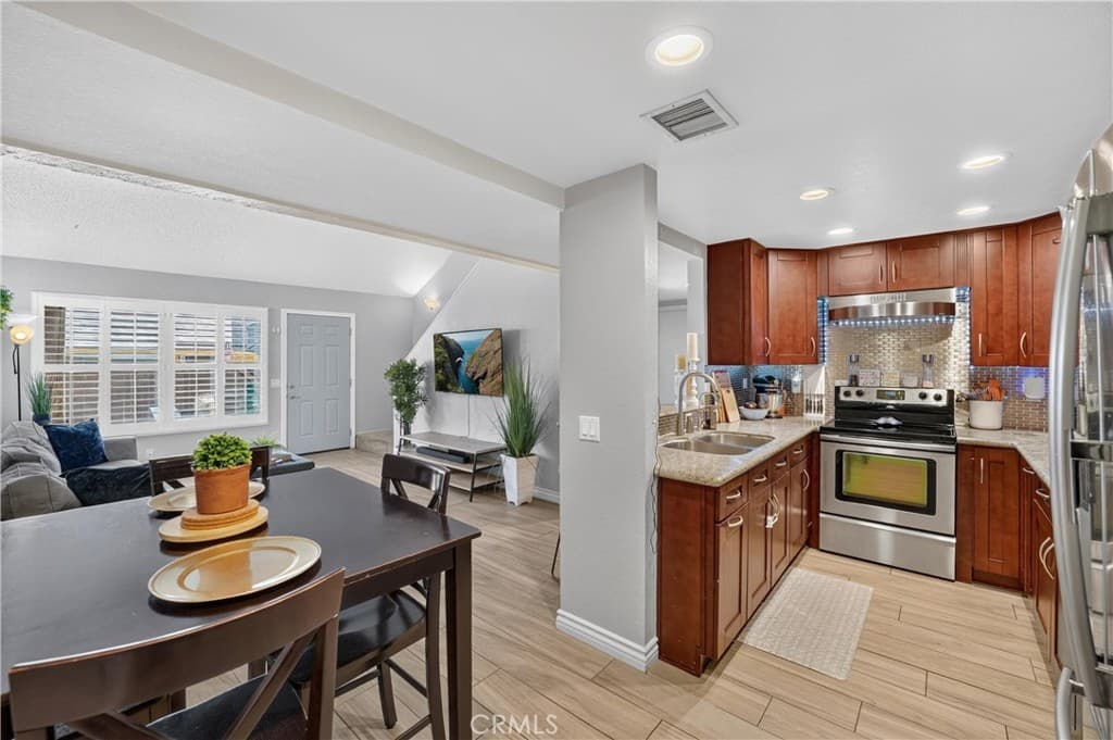 435 W 9th B3