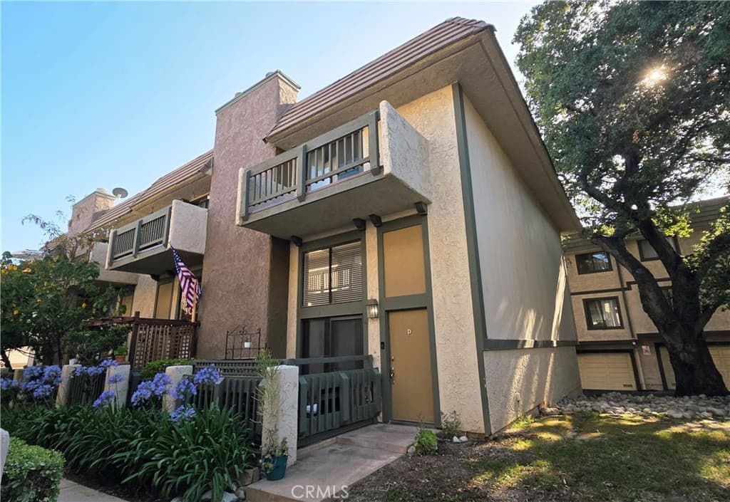 1913 Huntington Drive D