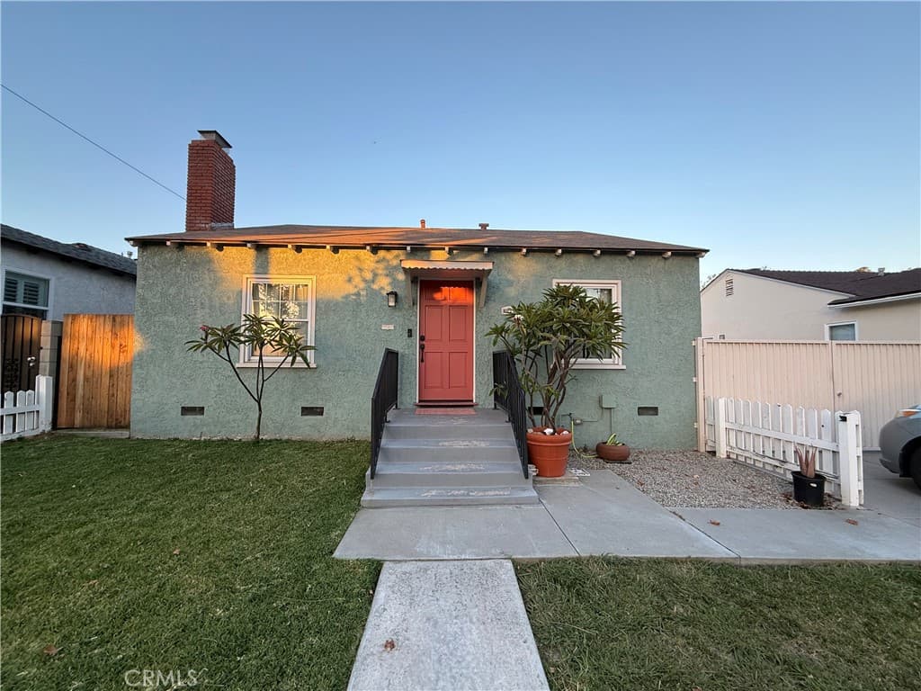 6232 Magnolia