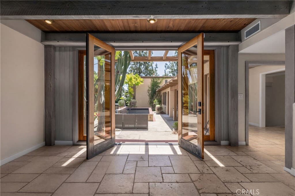 2480 Vista Drive