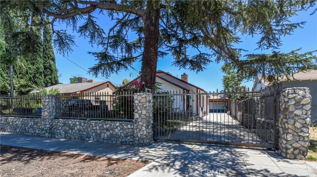 2525 Sepulveda