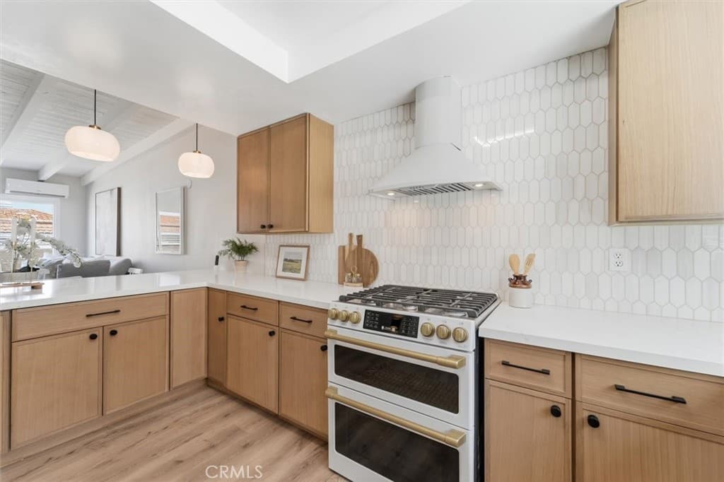 2305 Rockefeller B