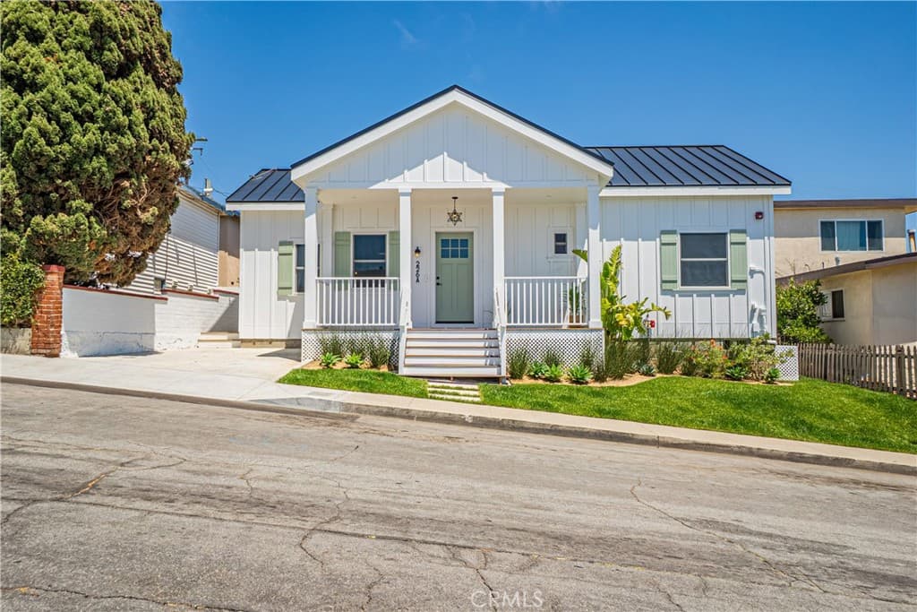 226 A Arena Street