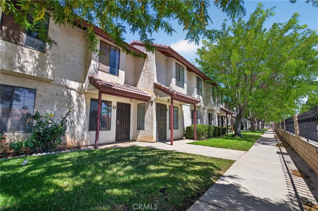 2260 E Avenue Q4