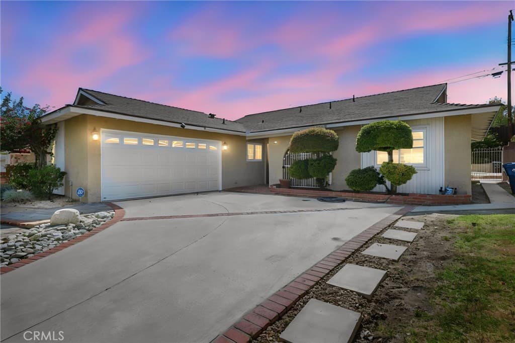 3523 S Flemington
