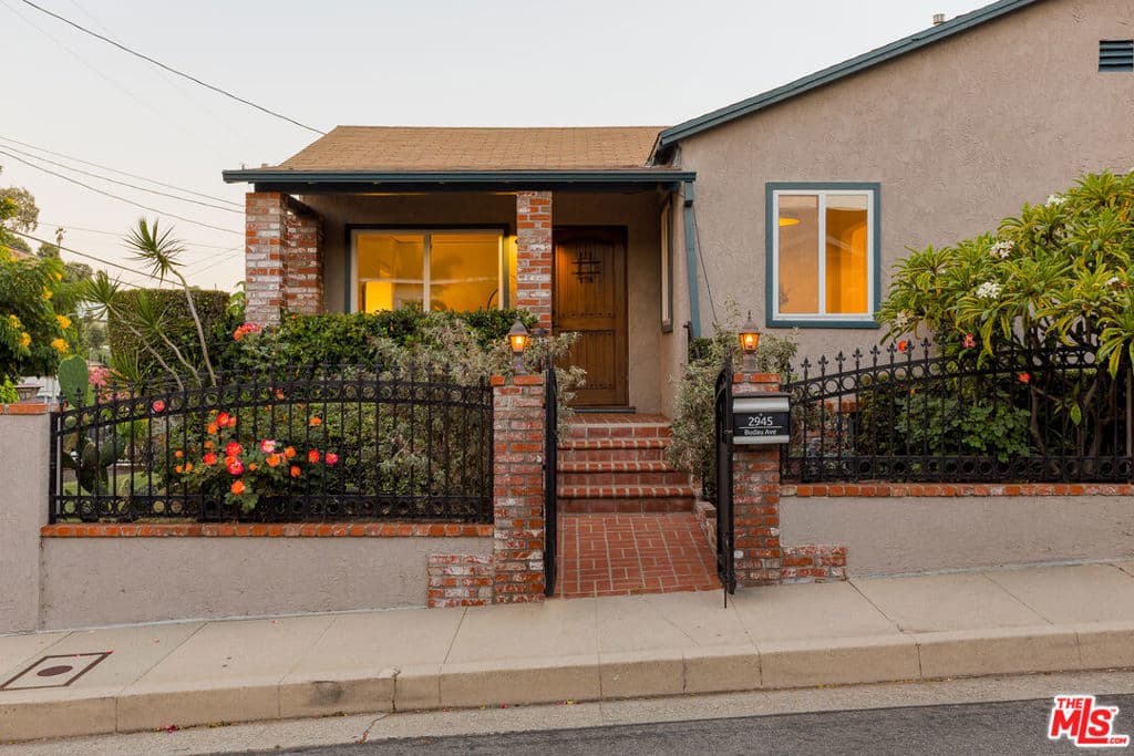2945 Budau Avenue