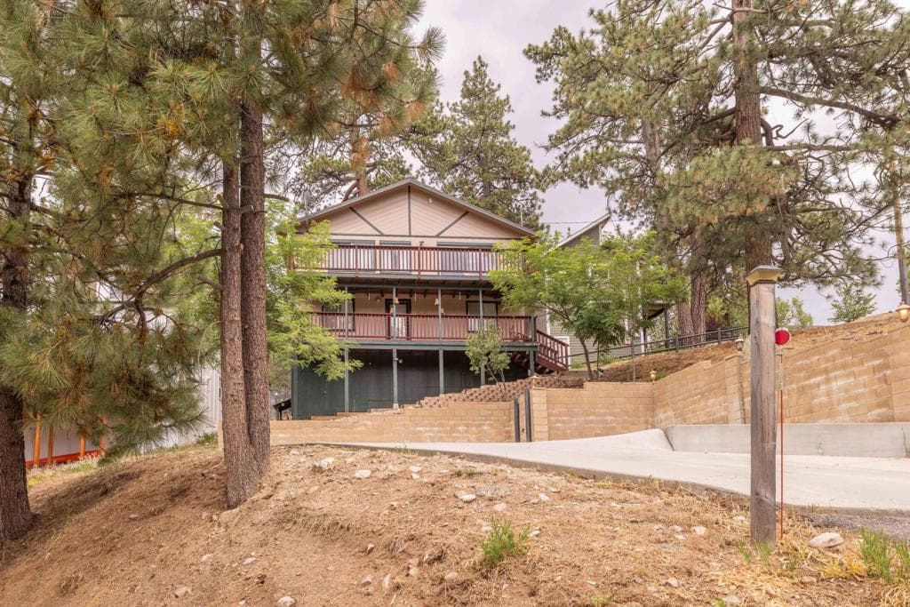 1087 Brookside Lane