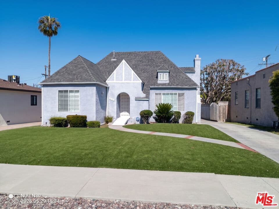 5132 Hillcrest Drive