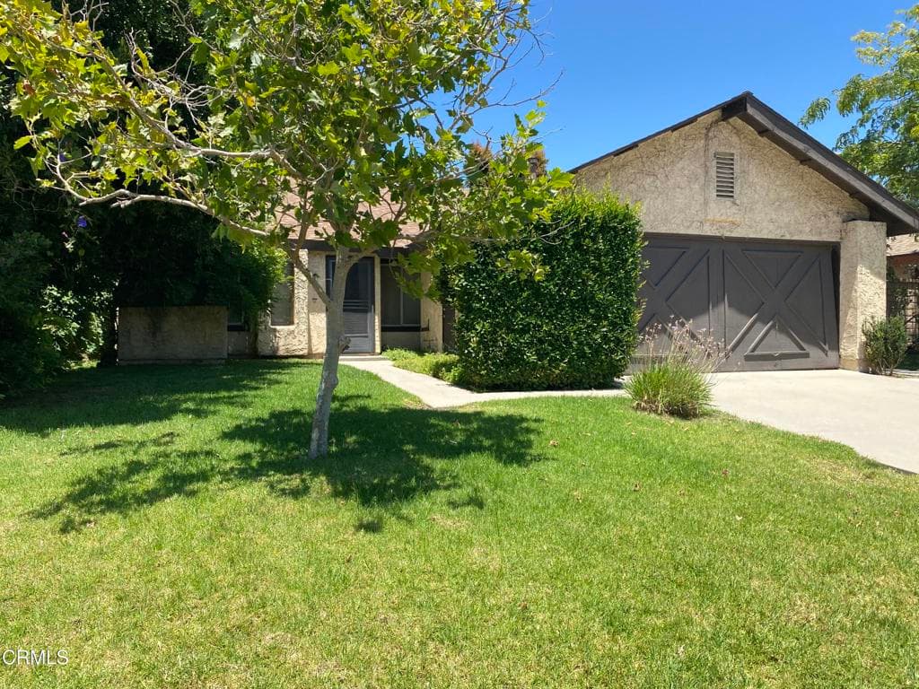 6275 Calle Bodega