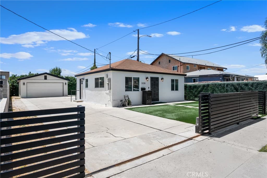 3228 W 147th
