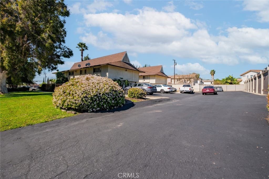 1935 Royalty Drive