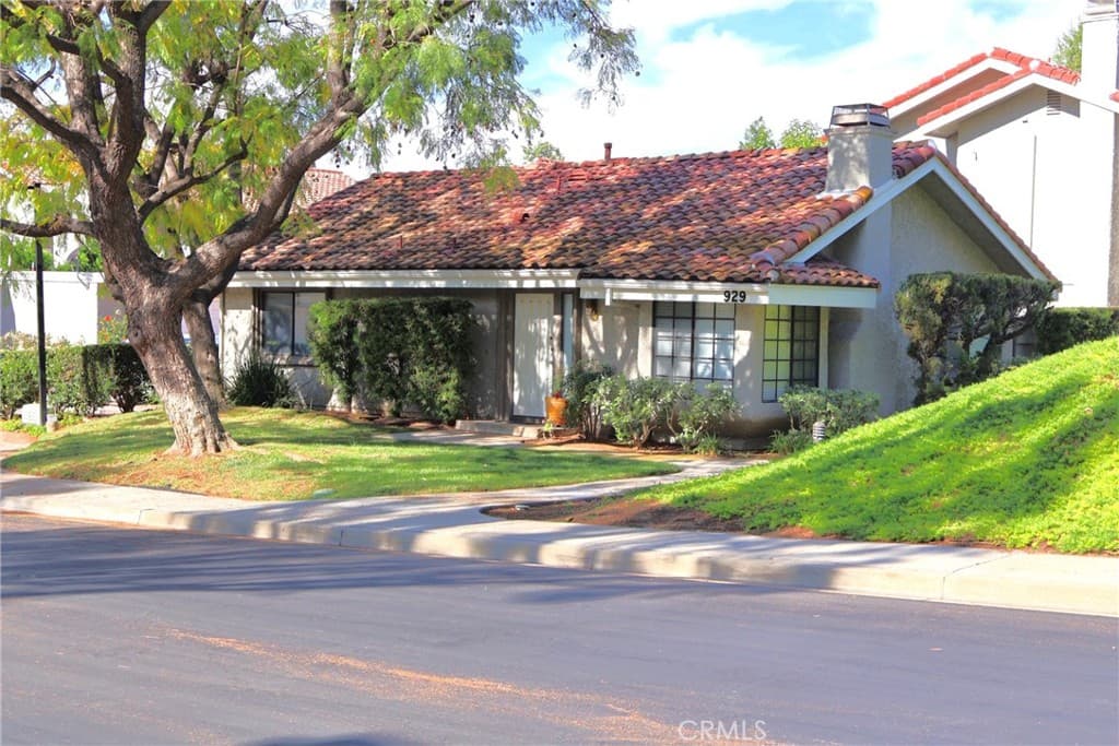 929 Thistlegate