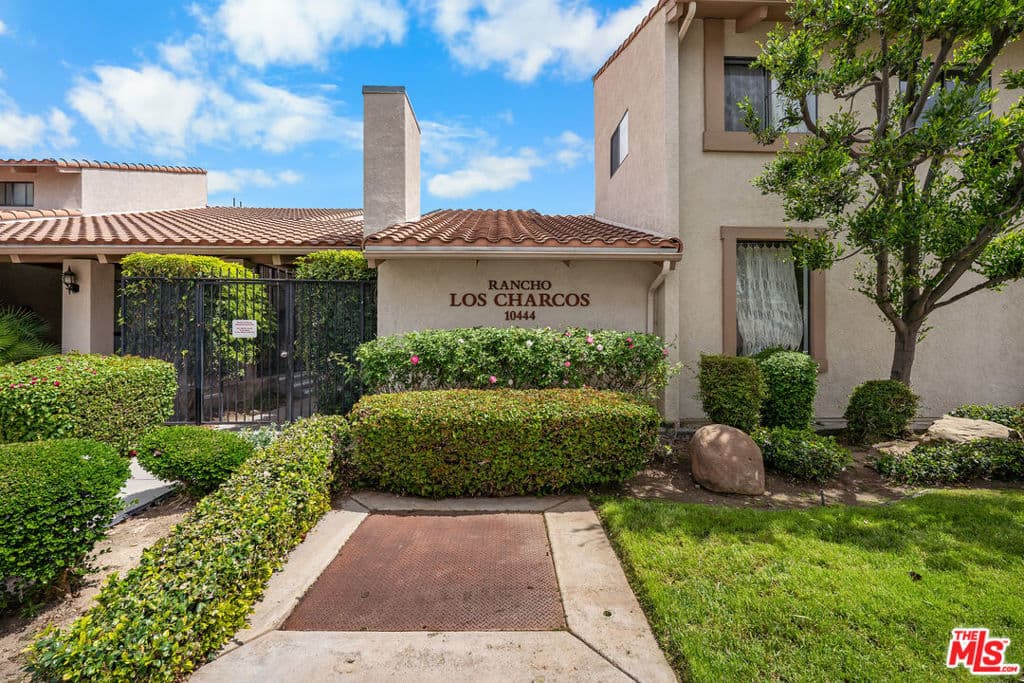 10444 Canoga Avenue 26