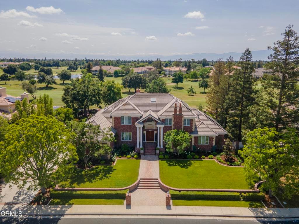 2300 Weybridge Drive