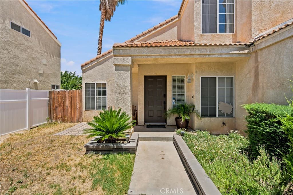 4043 E Avenue R12