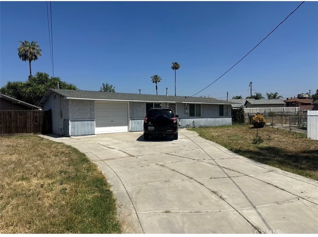 17366 Pinedale