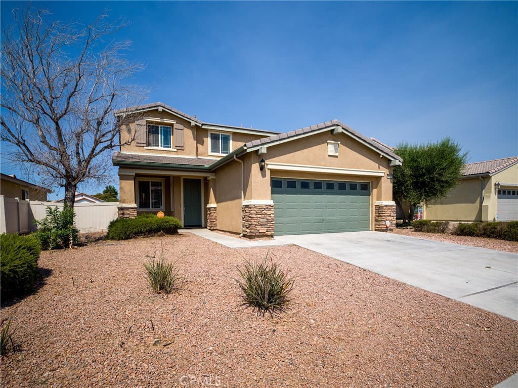 16620 Desert Lily