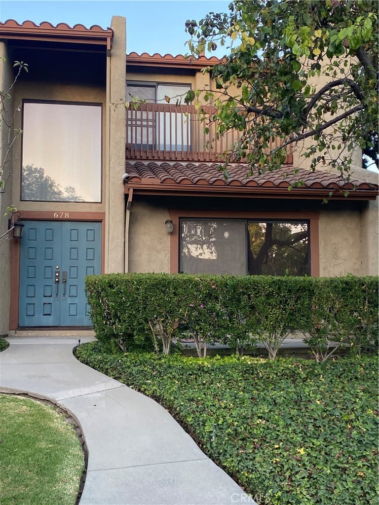 678 Rosewood