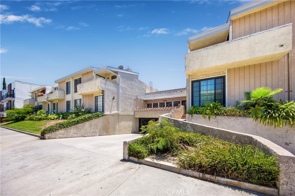 11834 Gilmore 16