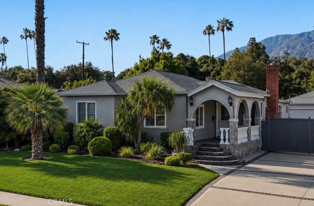 2209 Queensberry
