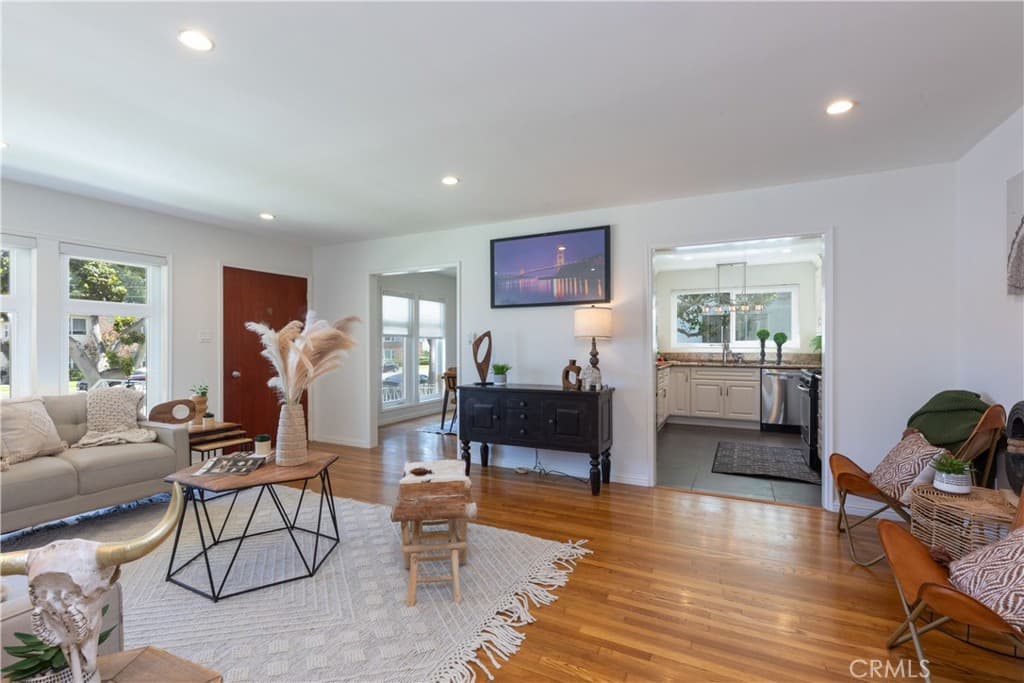 1014 E Carson St 7