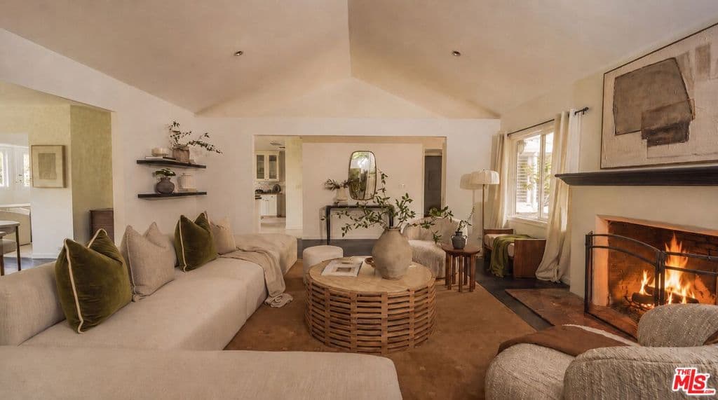 9146 St Ives Drive