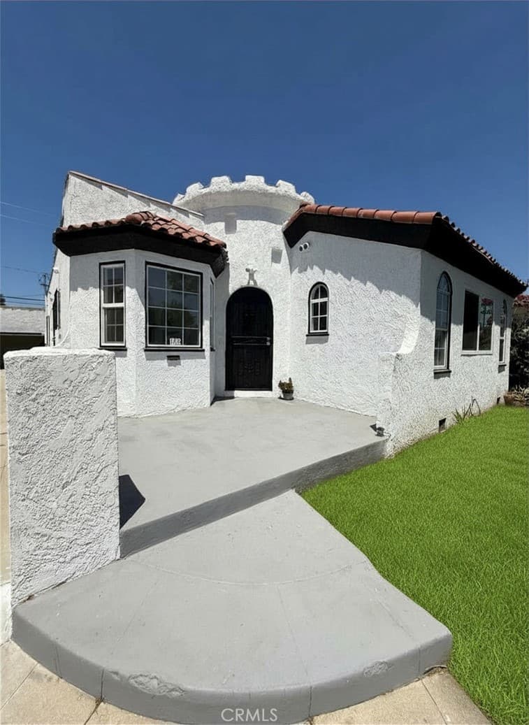 1415 N Spring