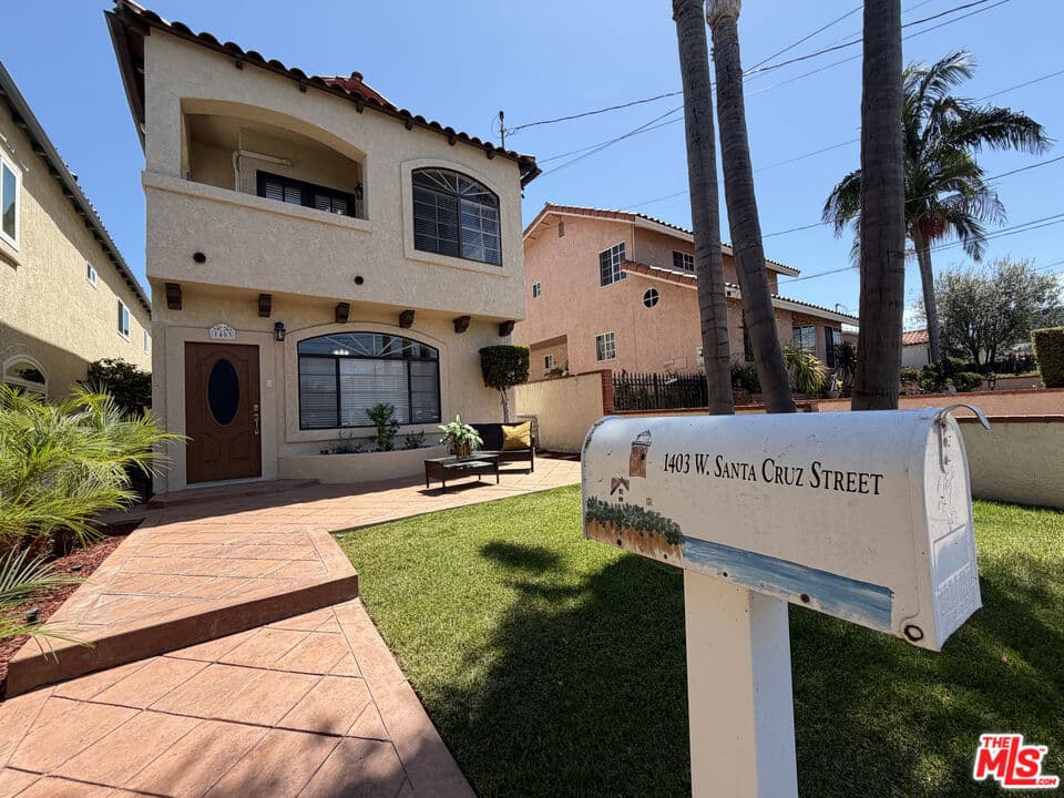 1403 W Santa Cruz Street