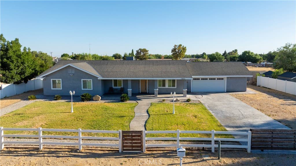 10031 E Avenue R10