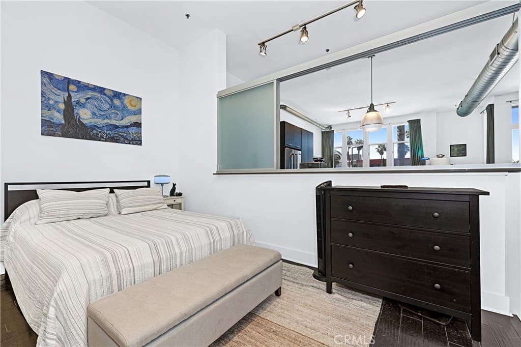 13320 Beach 203