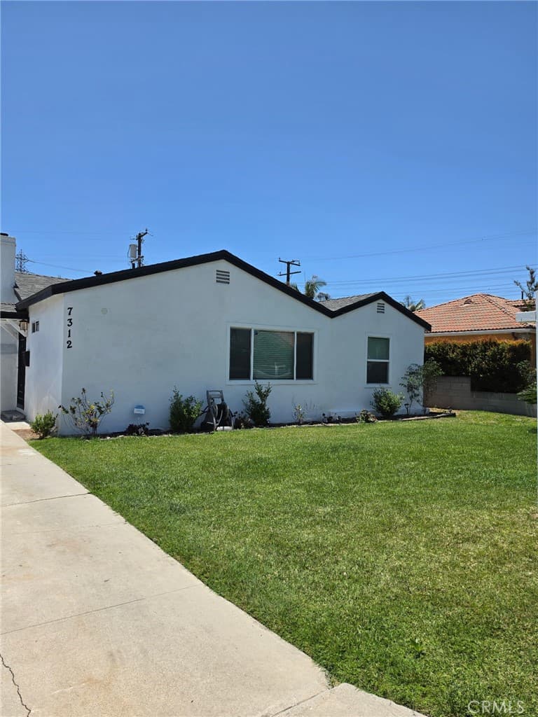 7312 Walnut Ave