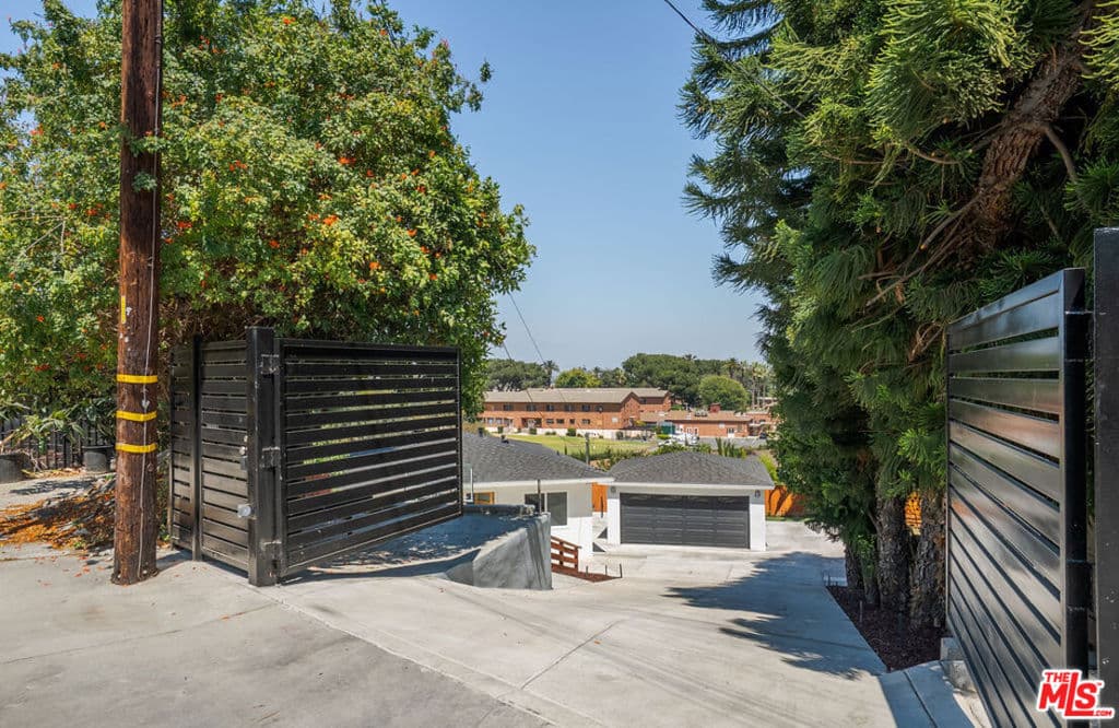 2250 Kays Avenue