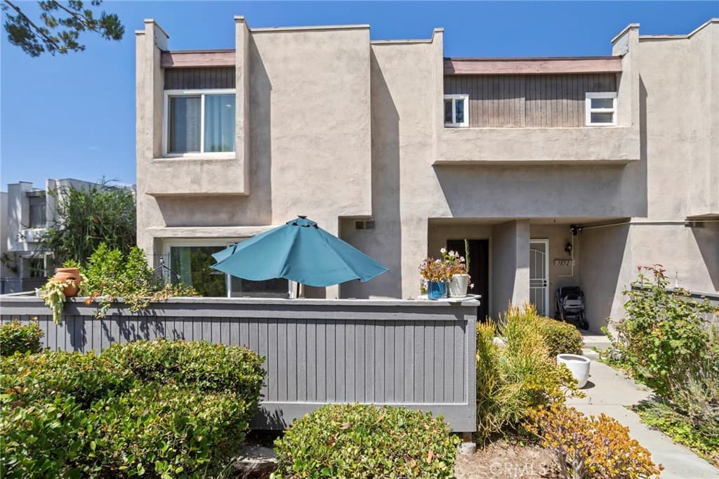 1854 Rainbow Terrace