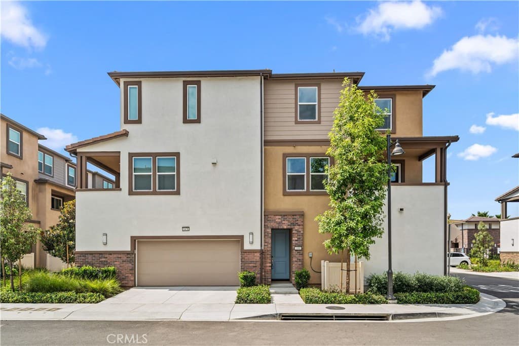 1480 Stratus Dr