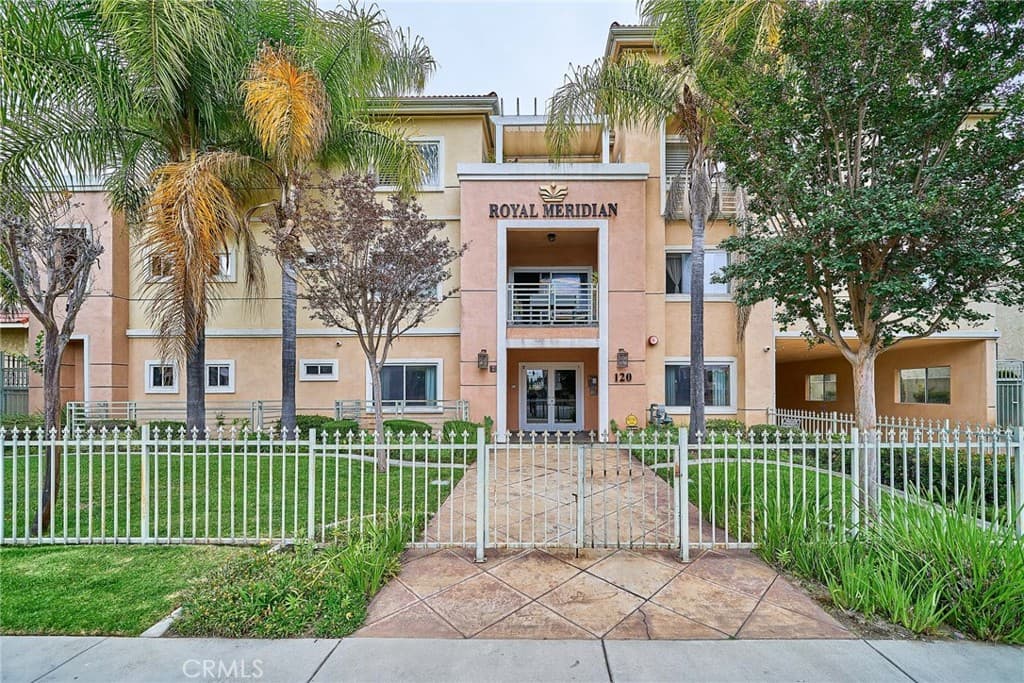 120 N Moore 103