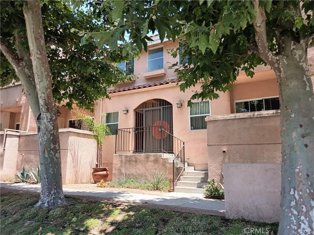 7320 Balboa Boulevard 205