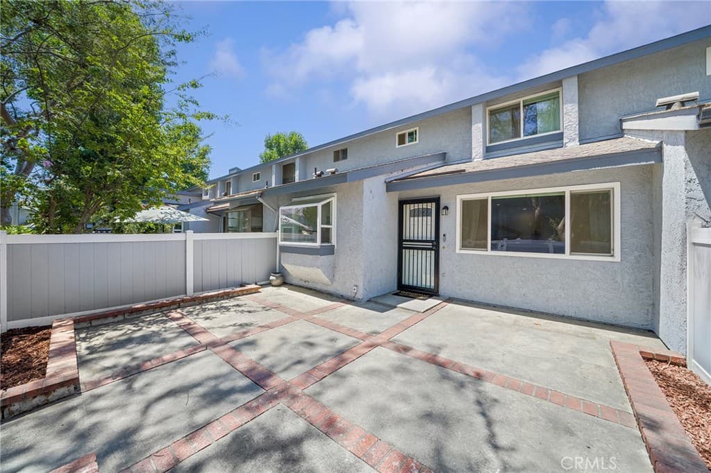 900 W Sierra Madre 36