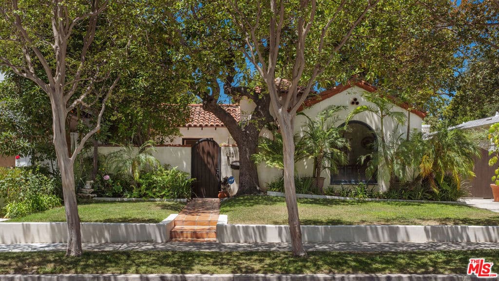 4531 Kraft Avenue