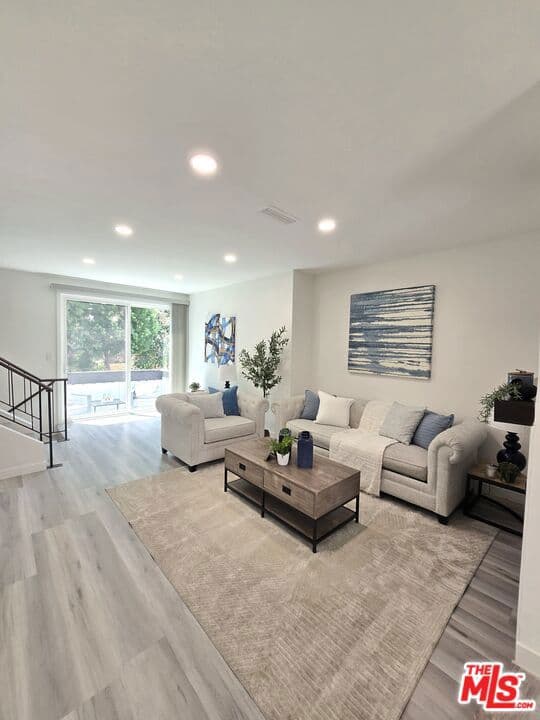 10976 1/2 National Boulevard