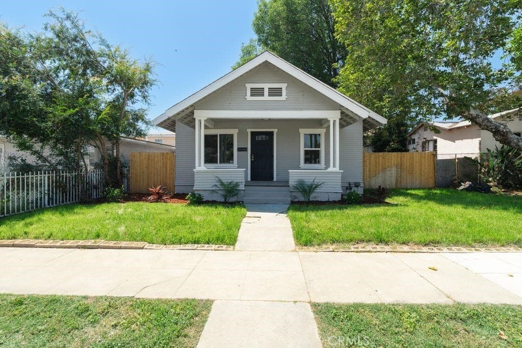 561 Washington