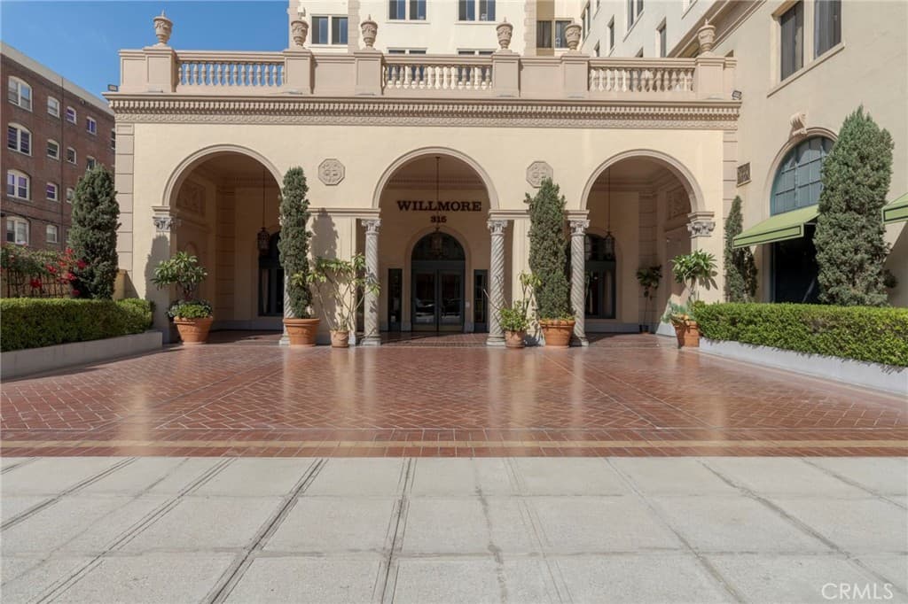 315 W 3rd Street 710