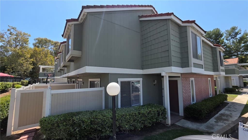 1020 Golden Springs A