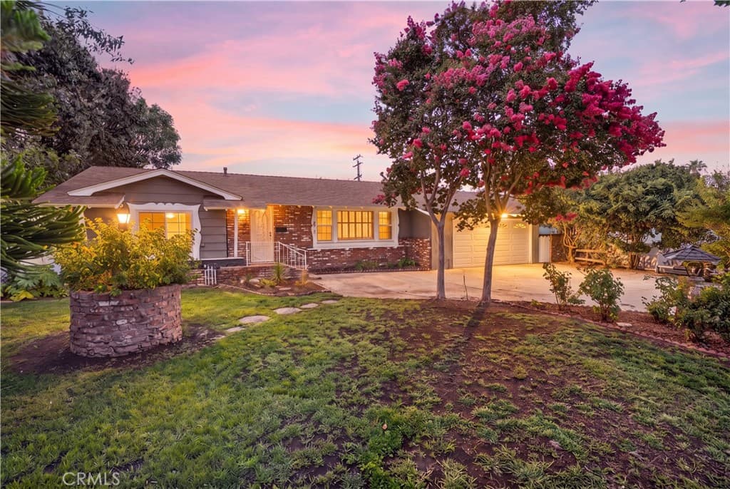 810 W Durness