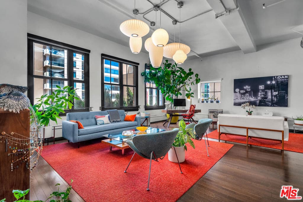 1645 Vine Street 402