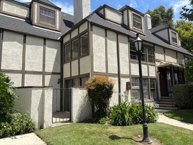 105 E Rosewood Court 5