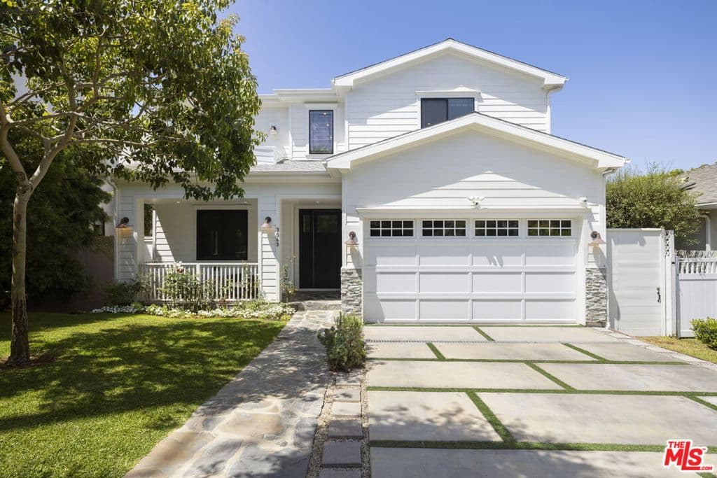 3043 Greenfield Avenue