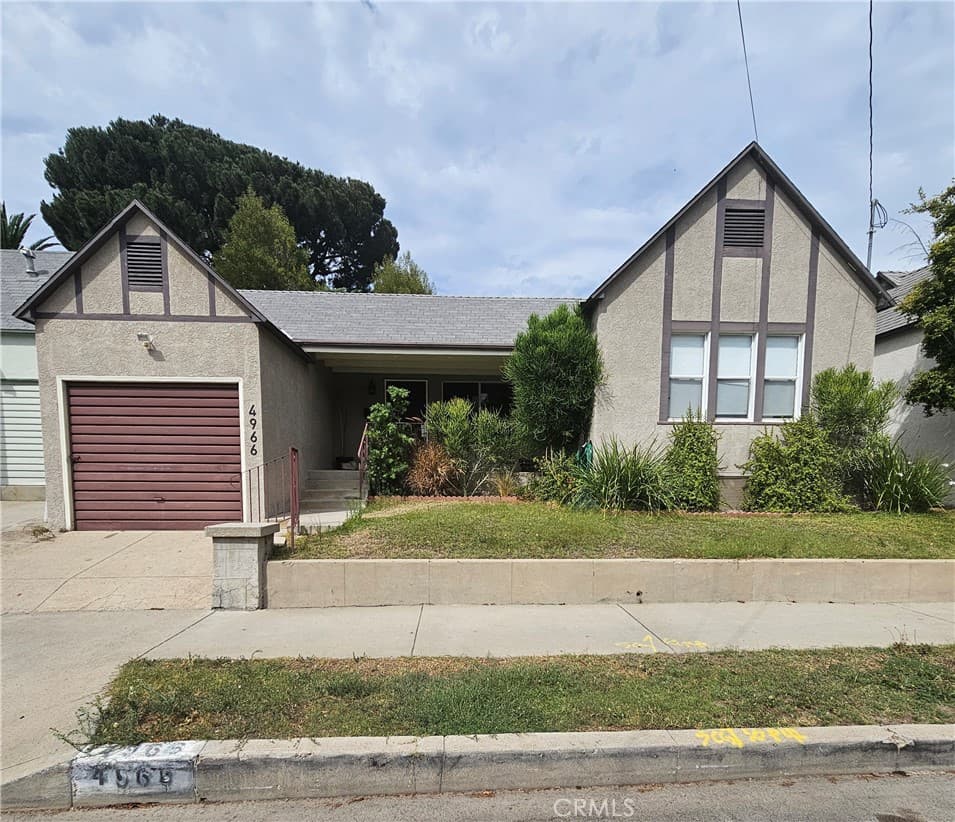 4966 N Maywood