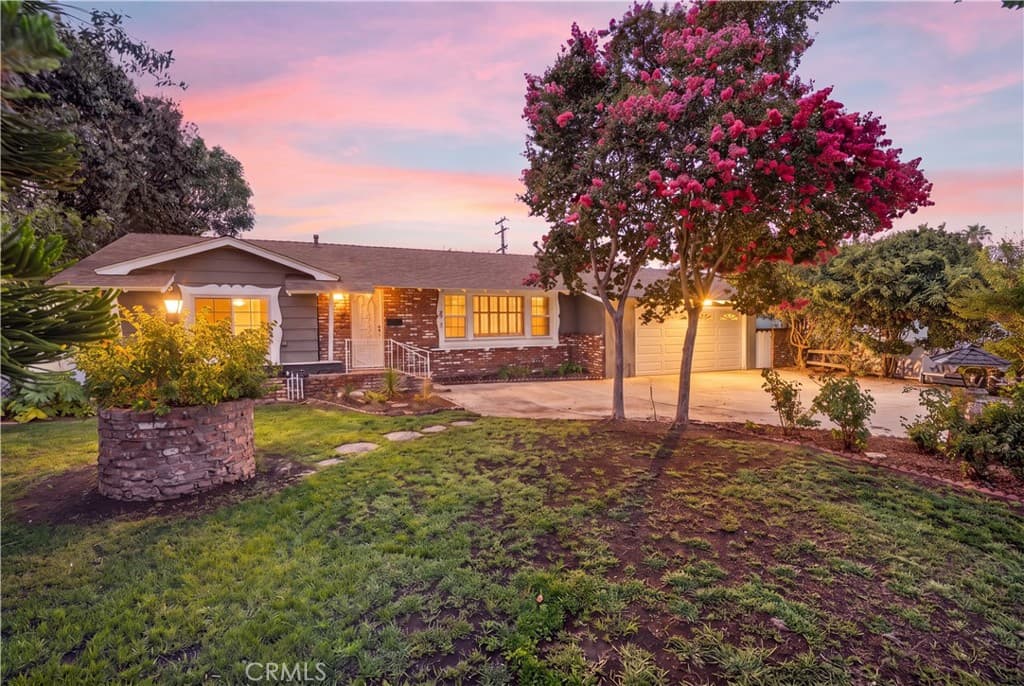 810 W Durness
